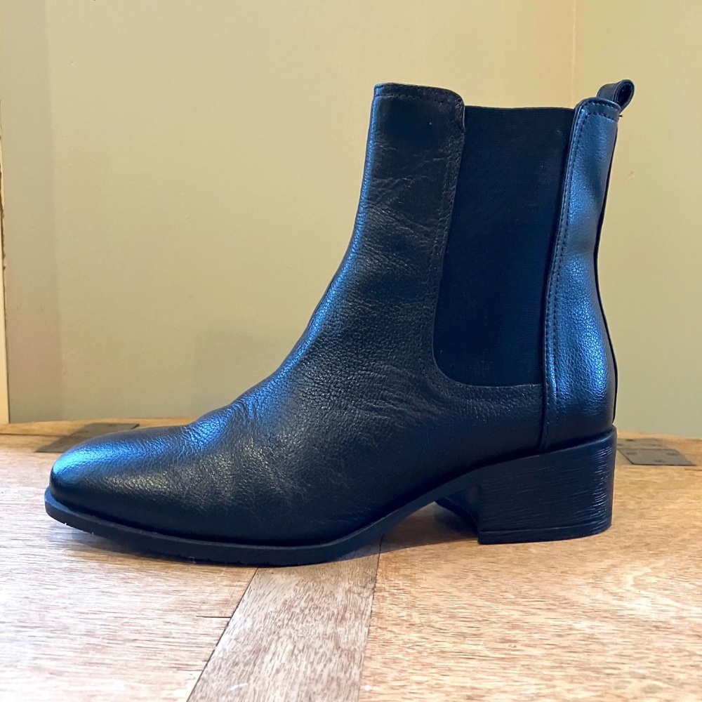 NWOT Salt Heeled Chelsea Boots